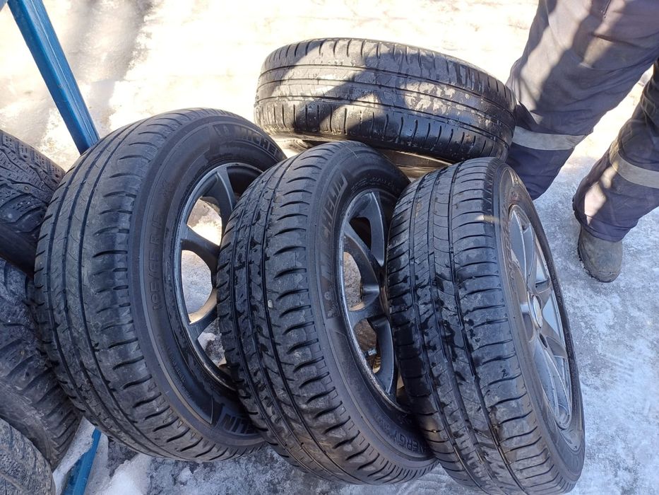 Продам авто шина.