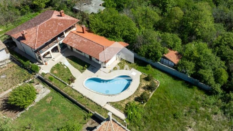 Продава се Къща в с. Болярци, Област Варна - 340 кв.м за 1736 €/кв.м - Снимка #2