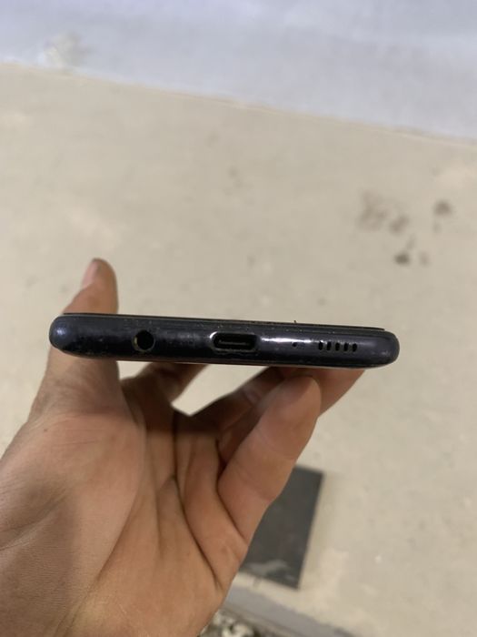 самсунгА31 с гарантией 64гб