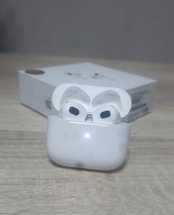 Air Pods 3 почти новое