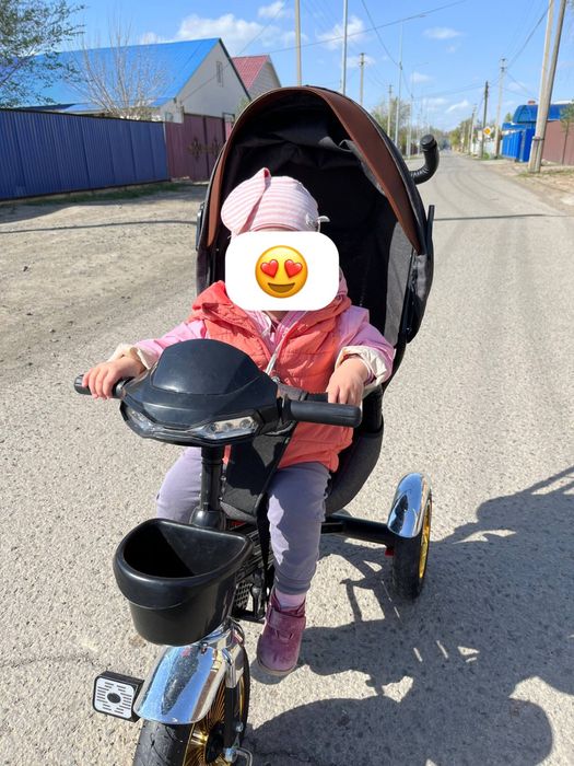 Продам вело-коляску для младших