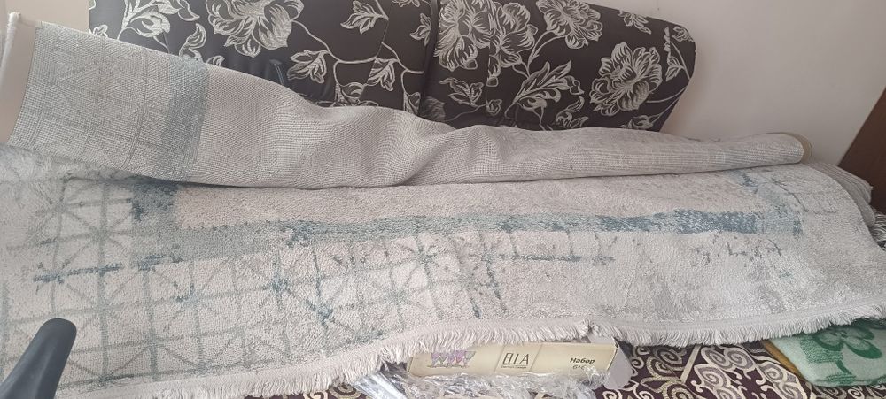 Продам 2 ковра 2*3