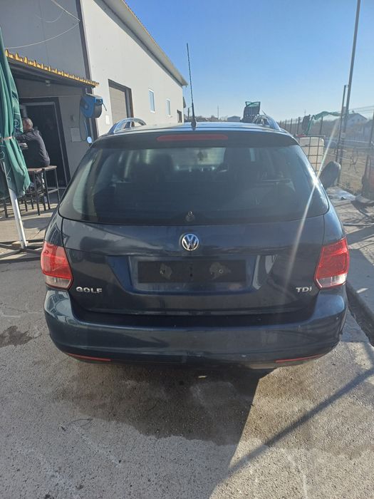 Dezmembrez Golf 5 break 19 BLS 105 CP  CUTIE Automata KHM Culoare LC5F