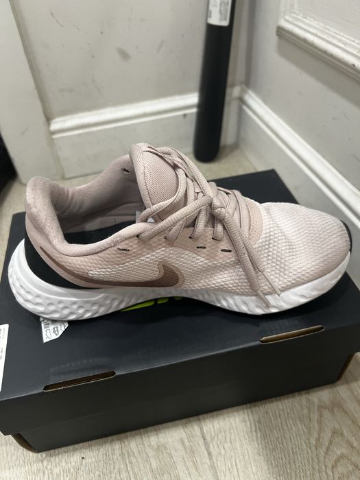 Кроссовки nike женские