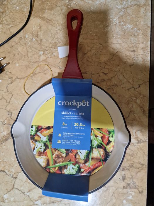 Vând tigaie fonta 20.3 cm crock-pot