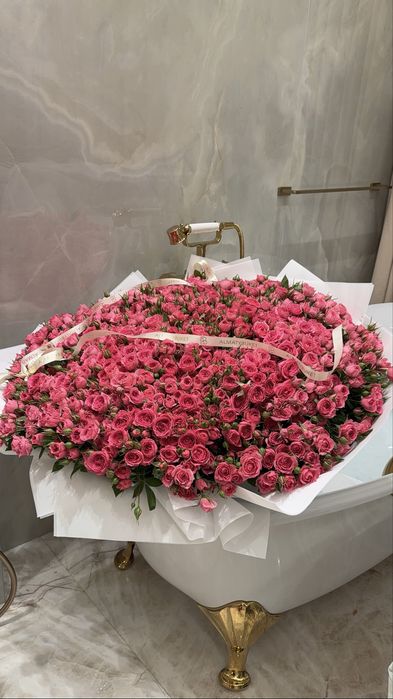 Шикарные цветы Almaty Buket