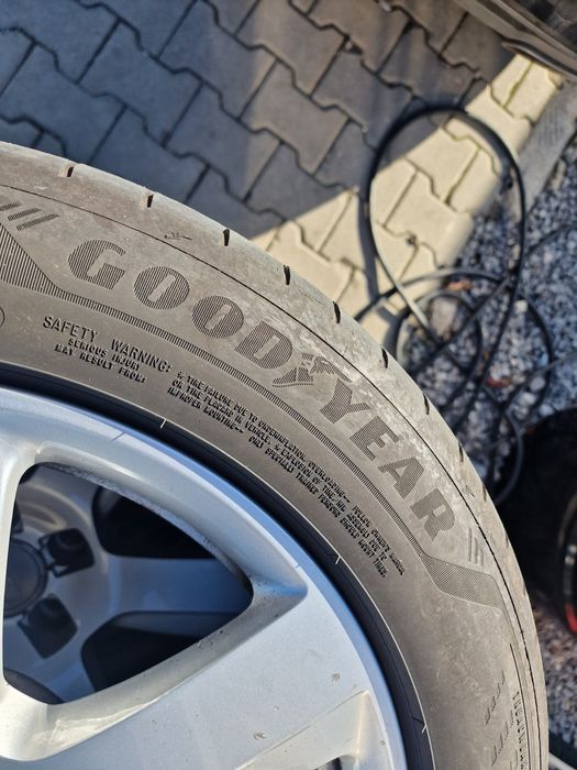 Гуми с Джанти за Audi A6 225/55 R17 Goodyear