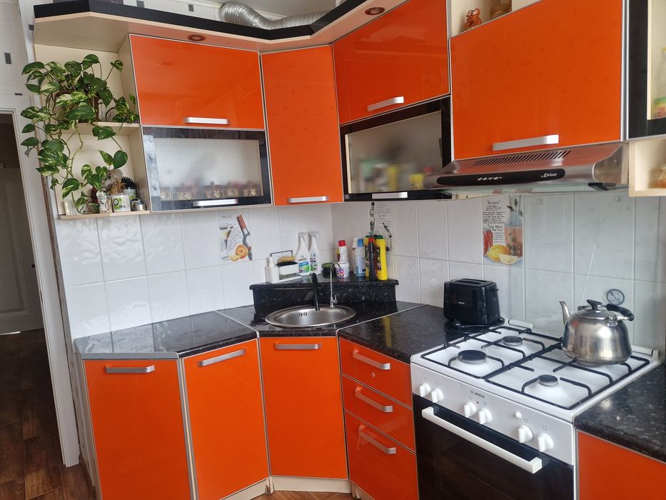 Кухонный гарнитур в хорошем состоянии