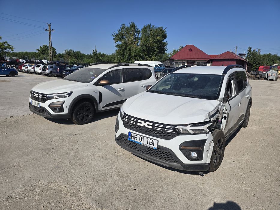 Dacia Jogger Extreme 2 bucati 7 locuri 2023 1.0 gpl 7 locuri 2024  1.6 hibrid avariat