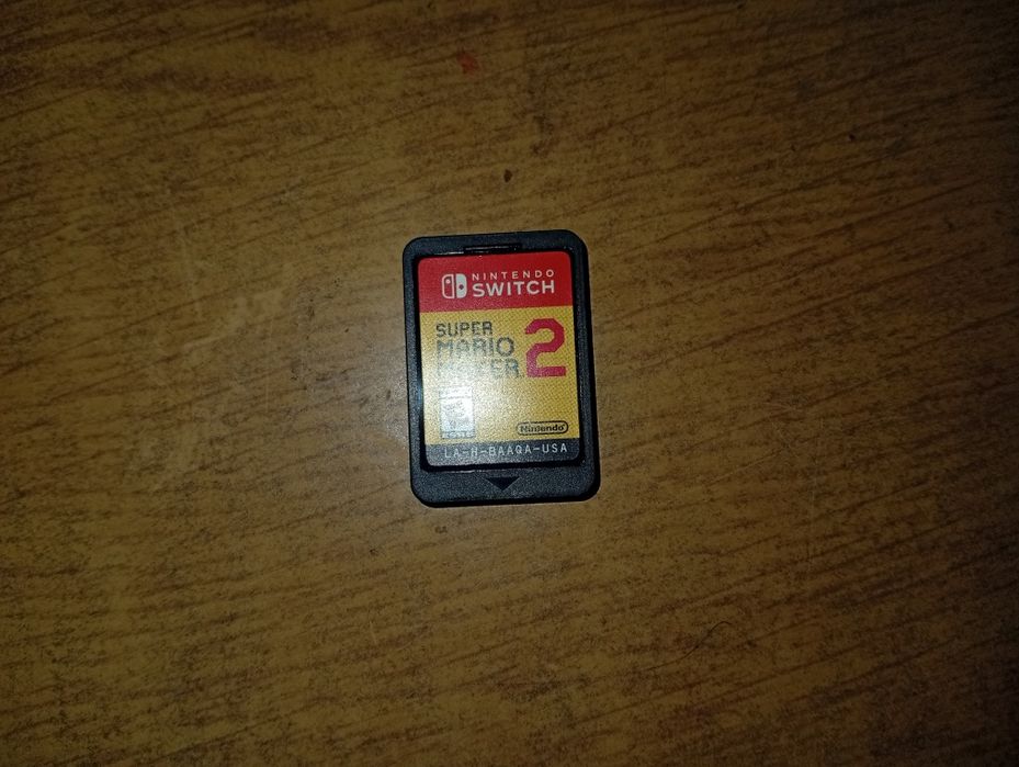 Продам почти новый Нинтендо свитч