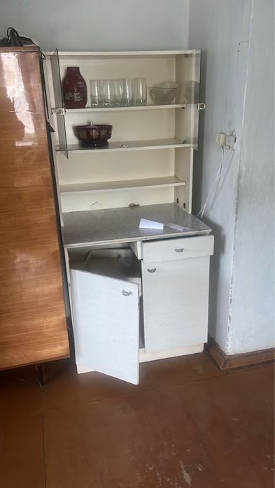 Кухонный шкаф белый