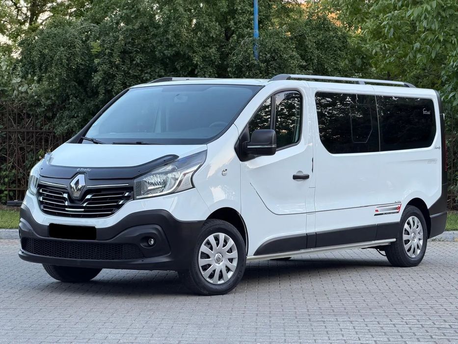 Renault Trafic 1.6 Diesel 140 CP 2017 Euro 6 Extra Lung 8+1 locuri