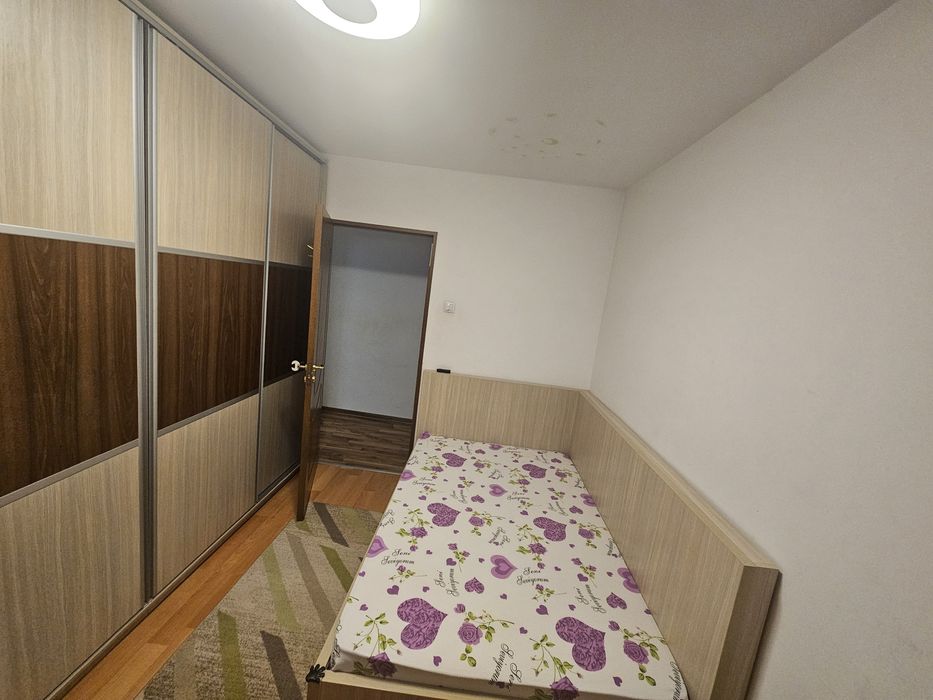 Apartament 3 camere de închiriat