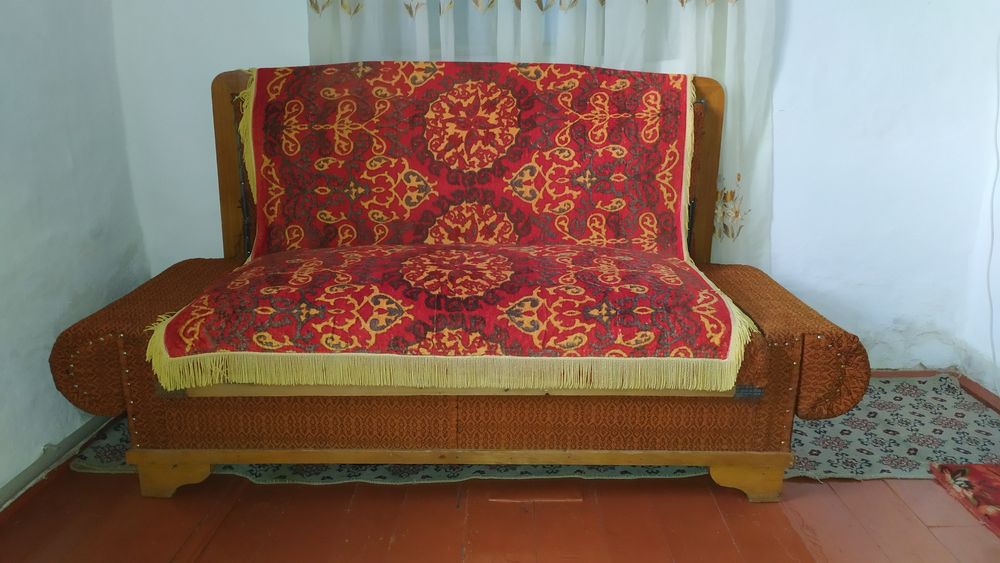 Диван со съемной спинкой