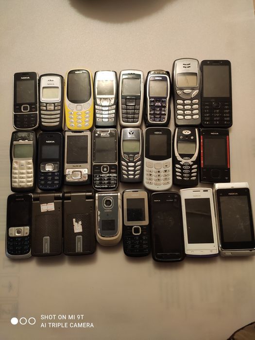 Продам кнопочный телефон samsung