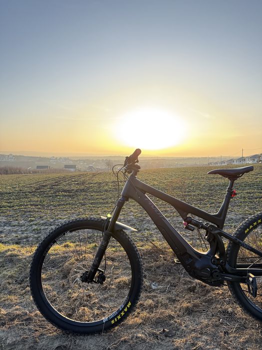Se vinde e-bike Pivot Shuttle Race Am 2018