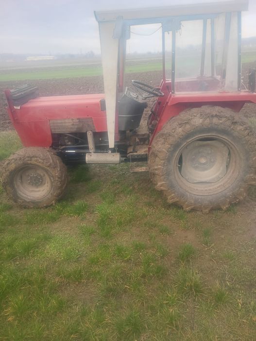 Vând tractor 4x4