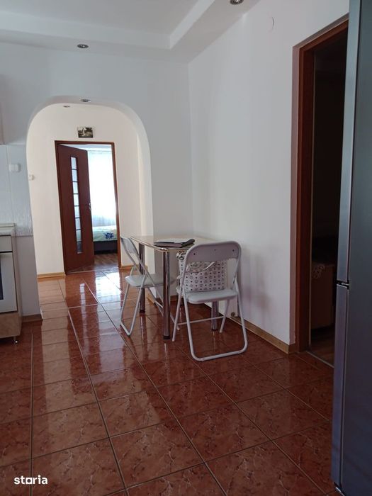 Casă spațioasă cu etaj și teren generos, zona urbană