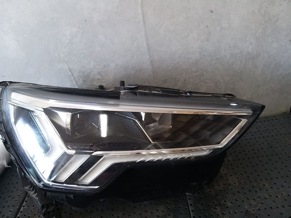 Far dreapta full led matrix audi q3 8u 83a941034 1090025