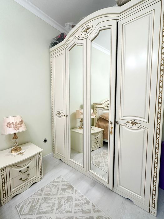 Продам спальный гарнитур