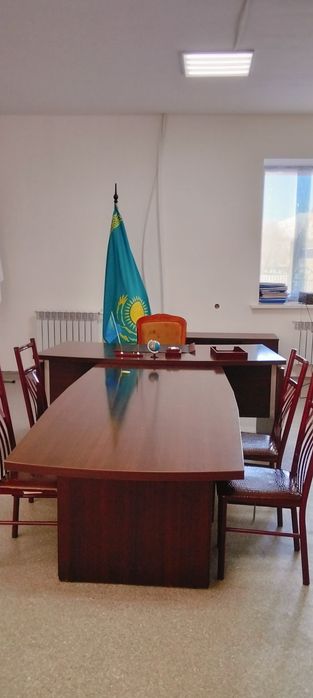 Продается офисный мебель