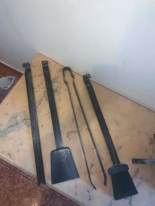 Unstensile de semineu din fier forjat
