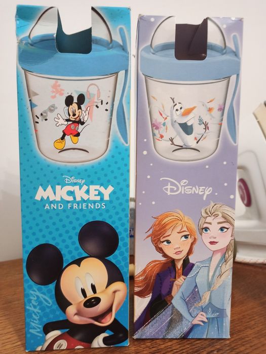 Set copii cu pahar și linguriță,plus un joc  ptr a manca pe ea