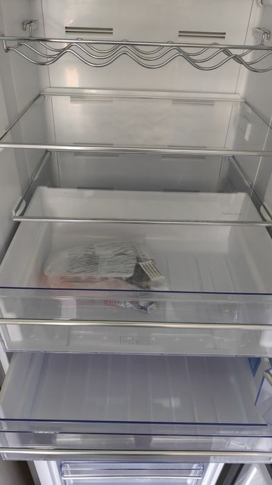 Хладилник с фризер Beko RCNA-365 E30 ZX