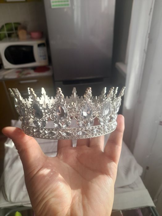 Продадим корону новая