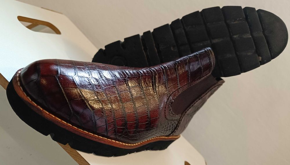 Ghete chelsea plain toe Lavoratione Artigianale piele naturala embosat