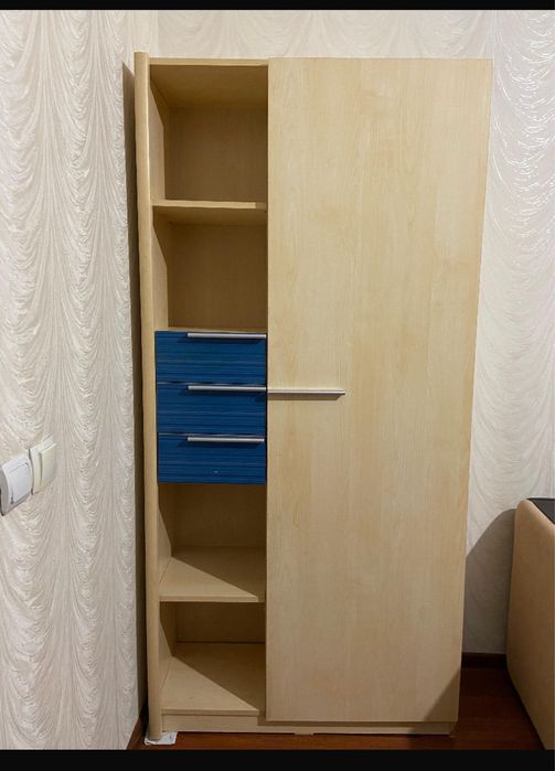 Письменный стол со шкафами