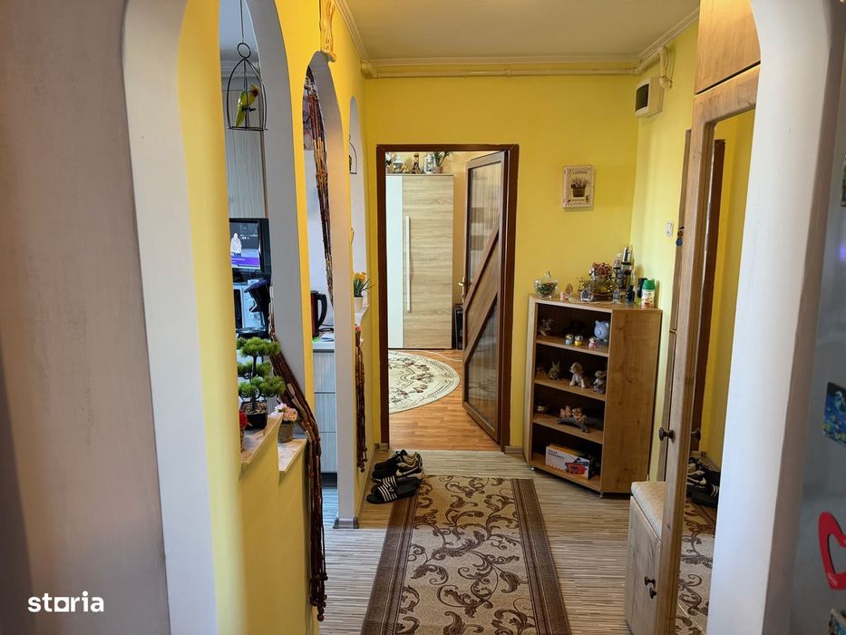 Apartament  cu 2camere,decomandate,Zona Carpati 2