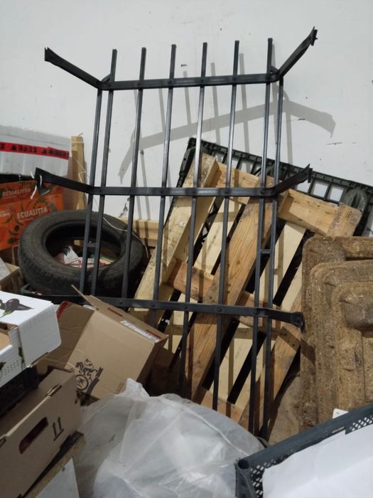 Продам багажник в хорошем  состоянии