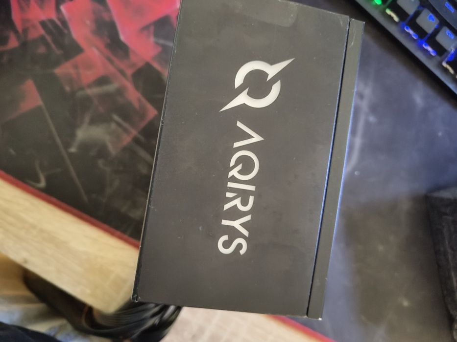 Vând sursa aqirys de 550W