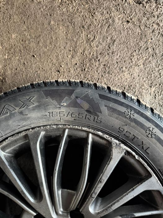 Продам резину с дисками R15