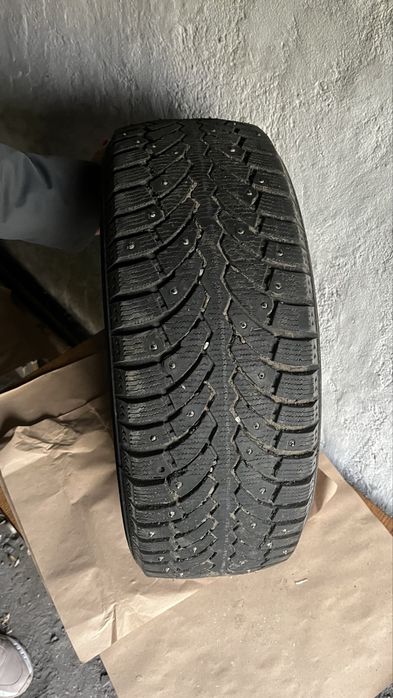 Продам зимние Шины шипованны