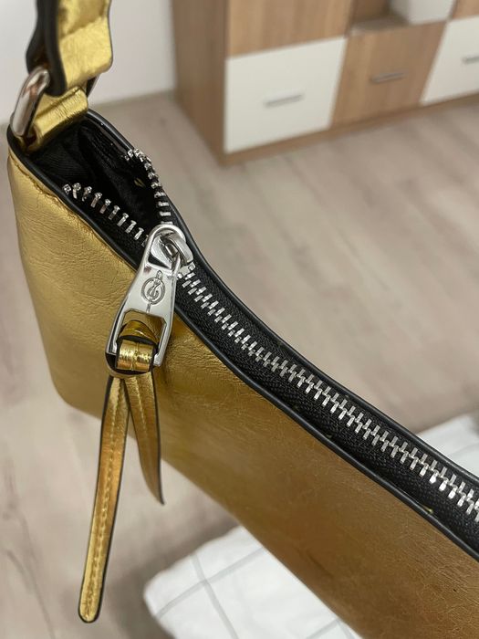 Чанта Stradivarius златна