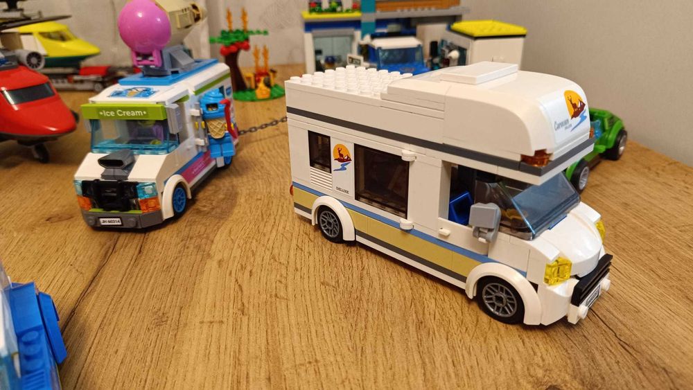 Colecție Lego City cu 6 seturi complete peste 1700 de piese