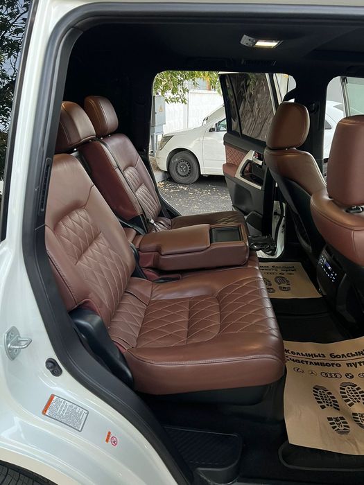 TOYOTA land cruiser 200