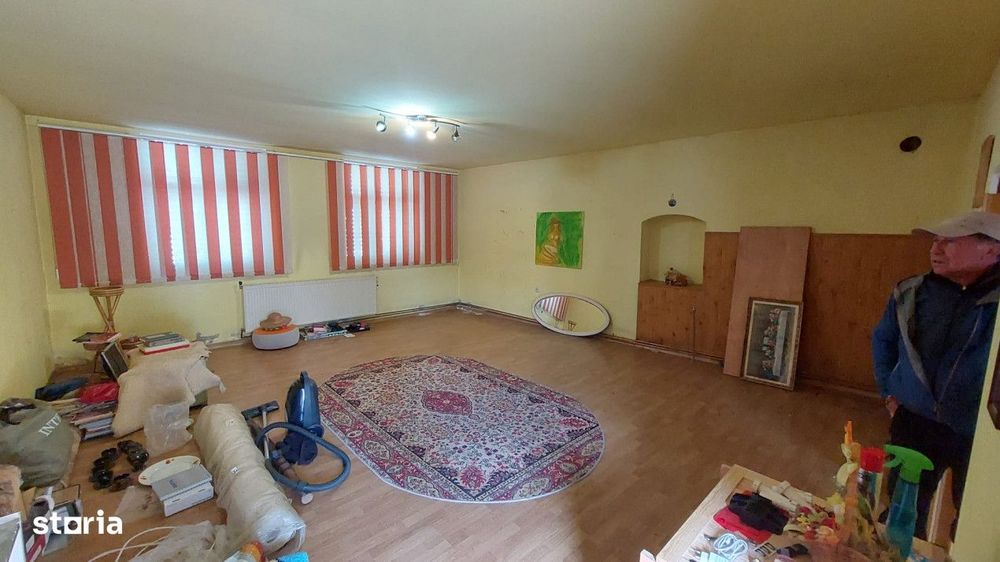 Apartament 5 camere la casa zona ultracentrala in Cisnadie