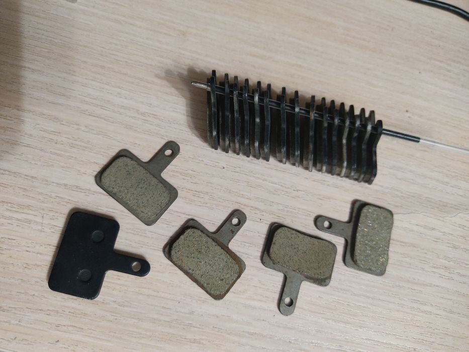 Продаётся велосипед. Запчасти. Тормозные колодки.