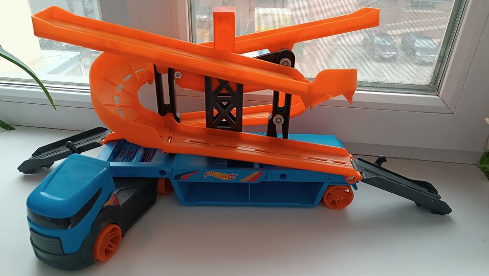 Продам Hot wheels автовоз