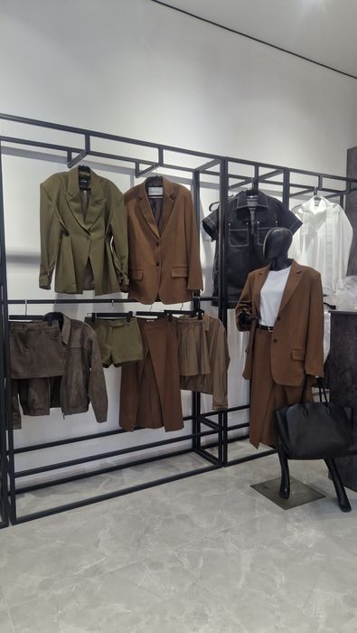 Стеллажи для одежды