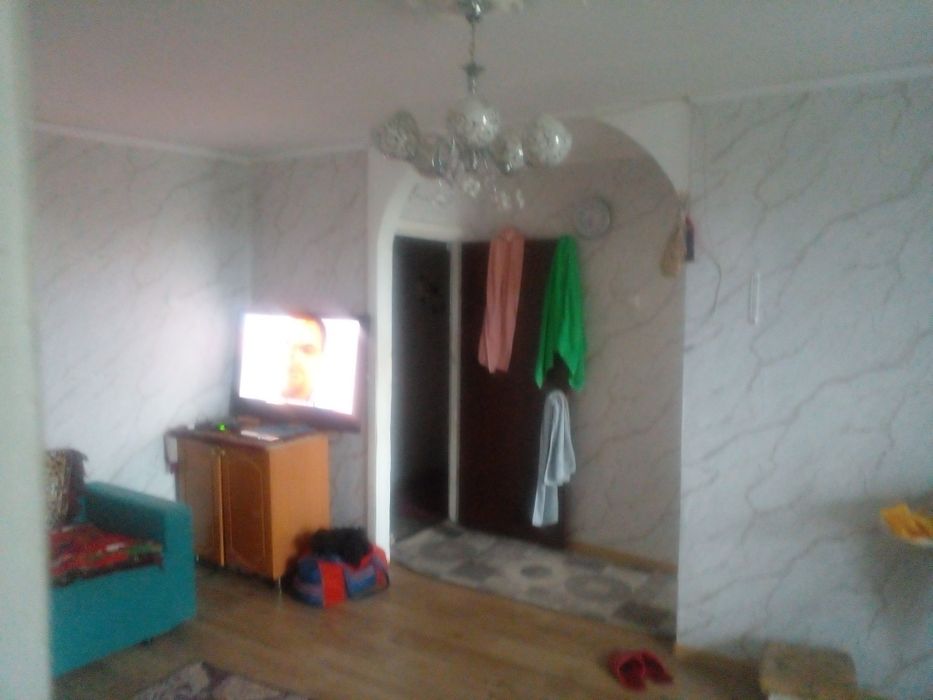 Продам двух комнатный квартиру