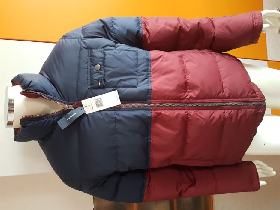 Двулицево Tommy Hilfiger мъжко зимно пухено яке размер S новo