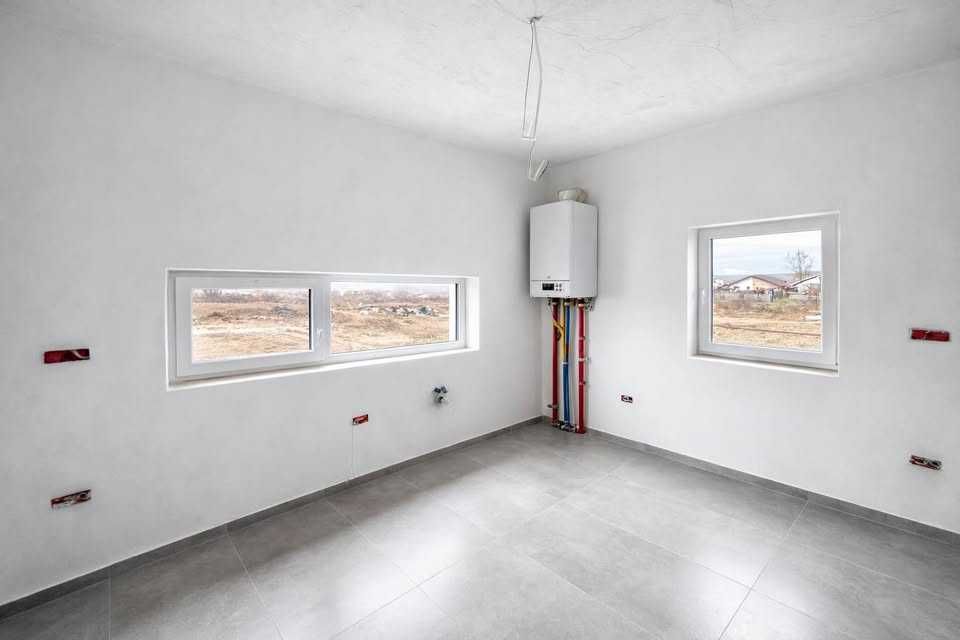 Proprietar vând apartament cu 2 camere, etajul 1, lângă Timișoara