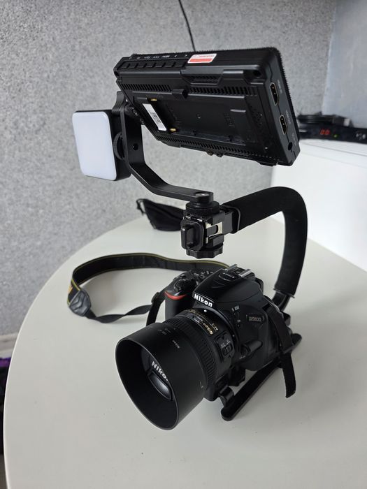 Nikon D5600 пълен комплект с 3 обектива и аксесоари