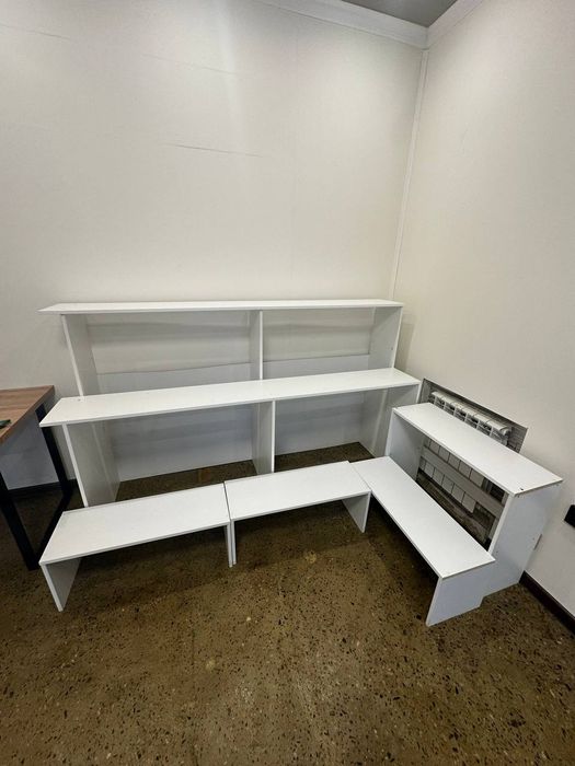 продам полку для цветов витрина