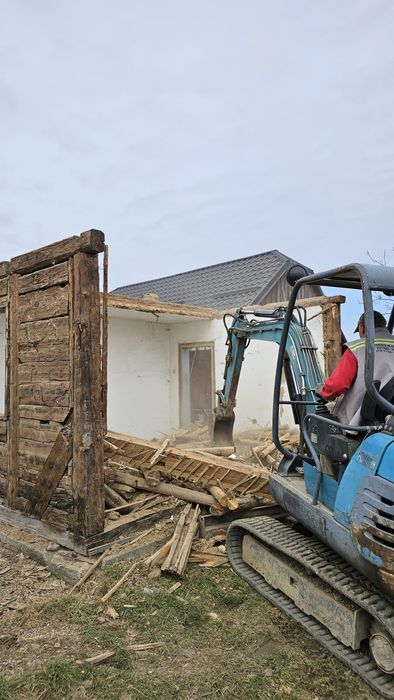 Construim Case la roșu, anexe, garaj, săpături si demolări