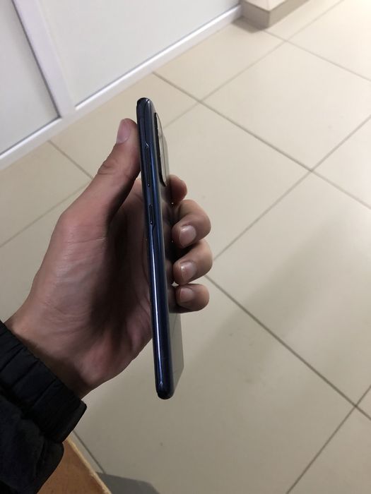 Продам Samsung S20FE идеал